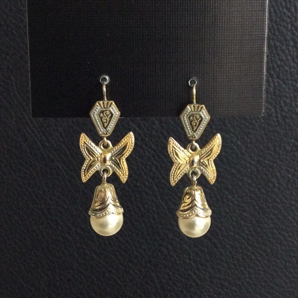 Elegant Vintage Spanish Pearl Earrings - Picture 1 of 6